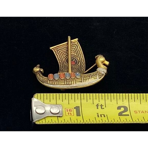 Vintage Damascene Ship Boat Brooch Pin Signed SPAIN Gold Tone Black Red Blue - Picture 7 of 8